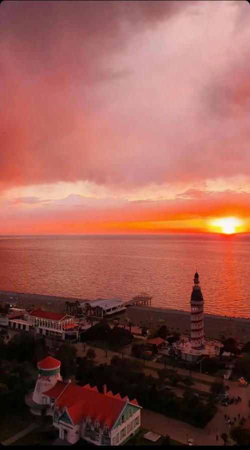 Black Sea Batumi Hotel Orbi City エクステリア 写真